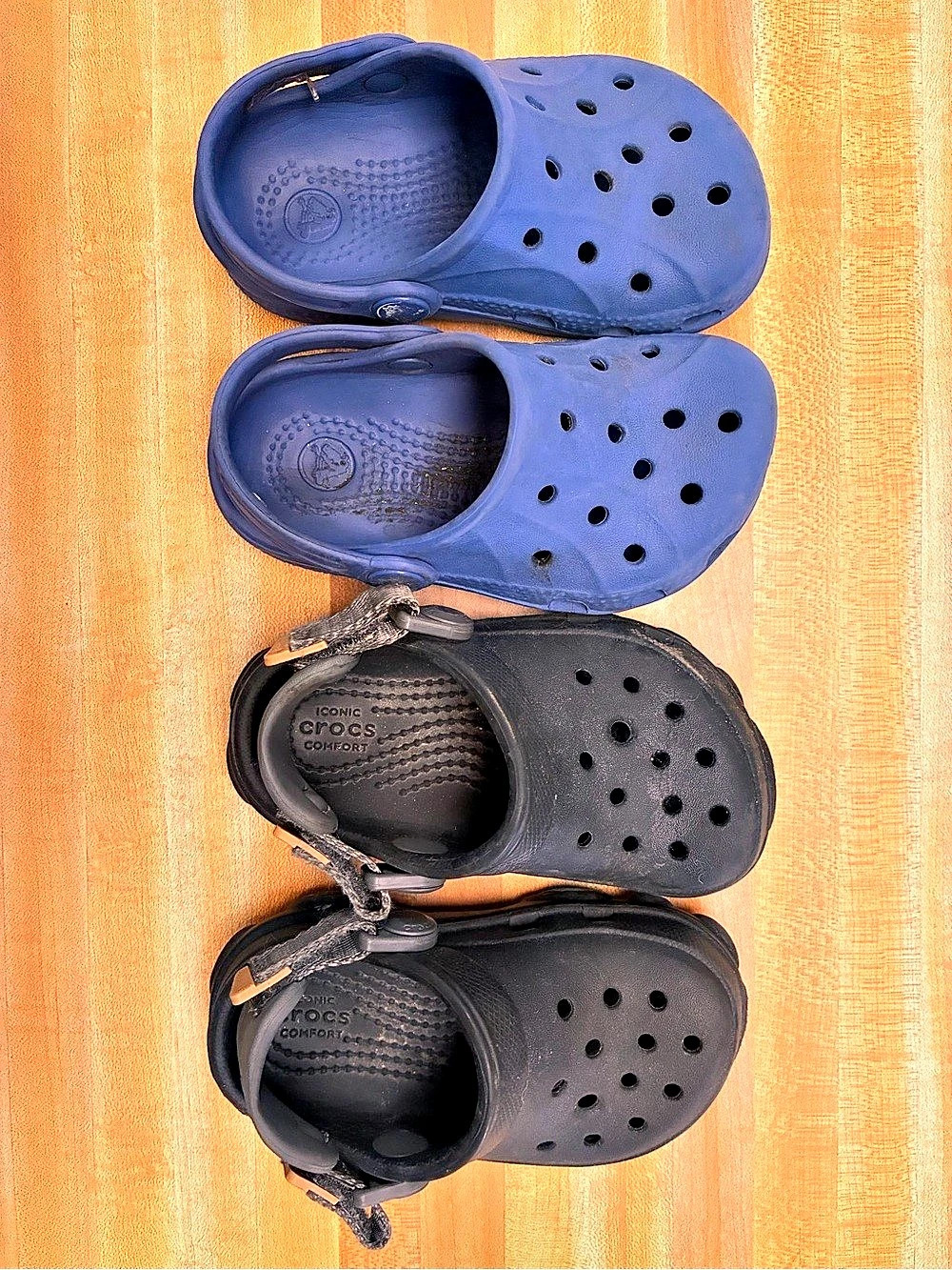 Crocs Kids Classic Clog & Kids Classic All-Terrain Clog Lot Kids Blue & Black